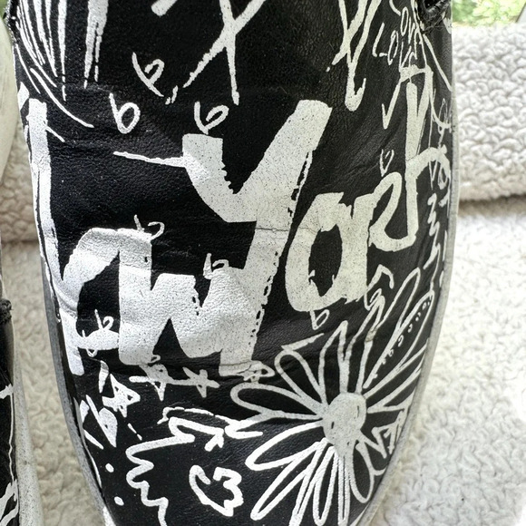 Michael Kors New York “Keaton” Black and White Leather upper white sole 9.5. VGC - Picture 14 of 16